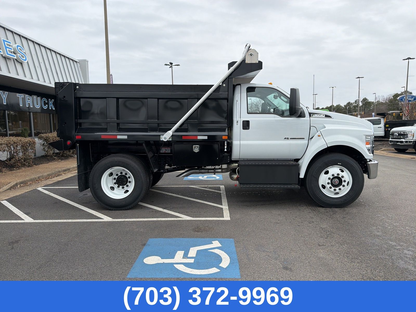 New 2026 Oxford White Ford Base image 2