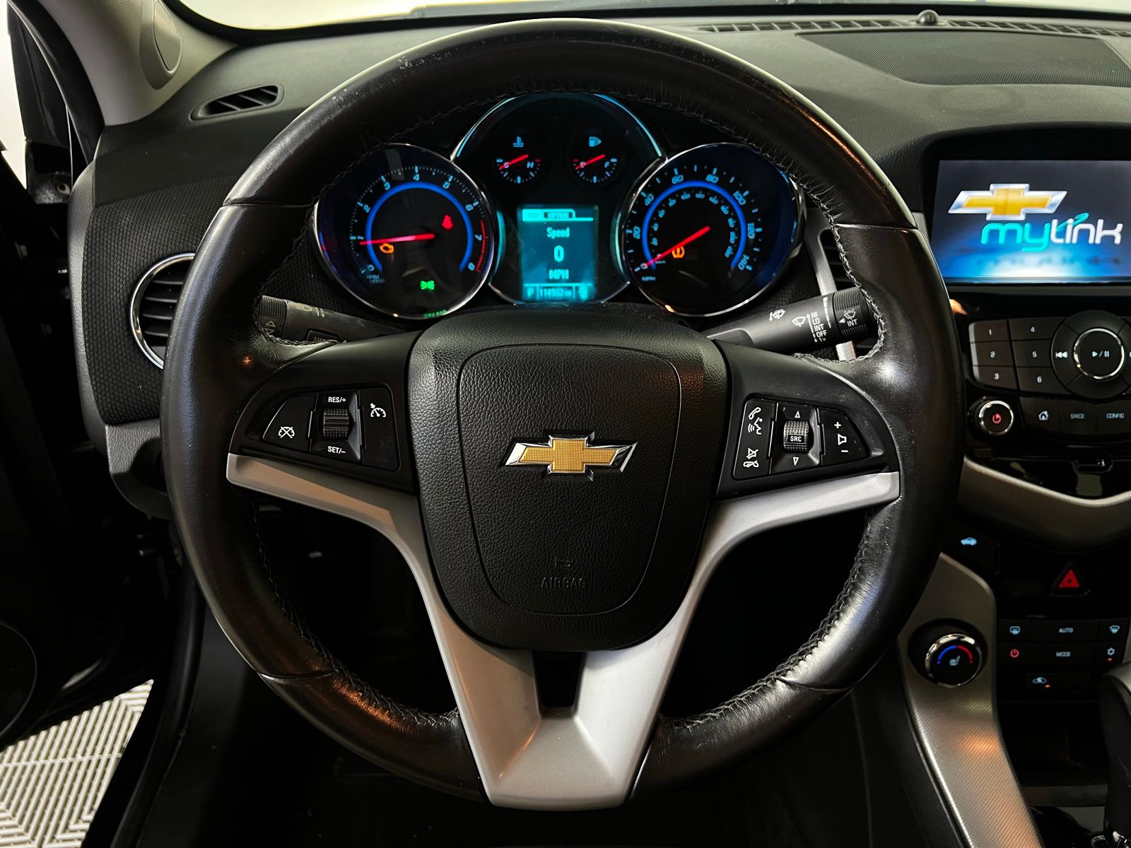 Thumbnail: 2015 Chevrolet Cruze - 9