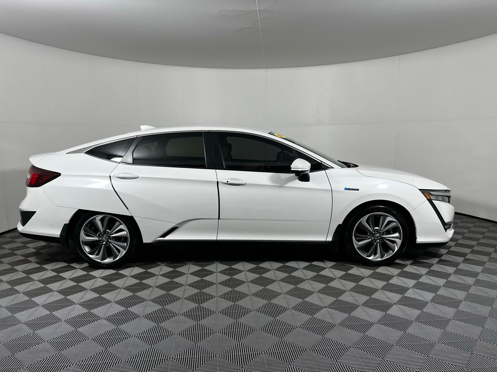 Thumbnail: 2018 Honda Clarity - 4