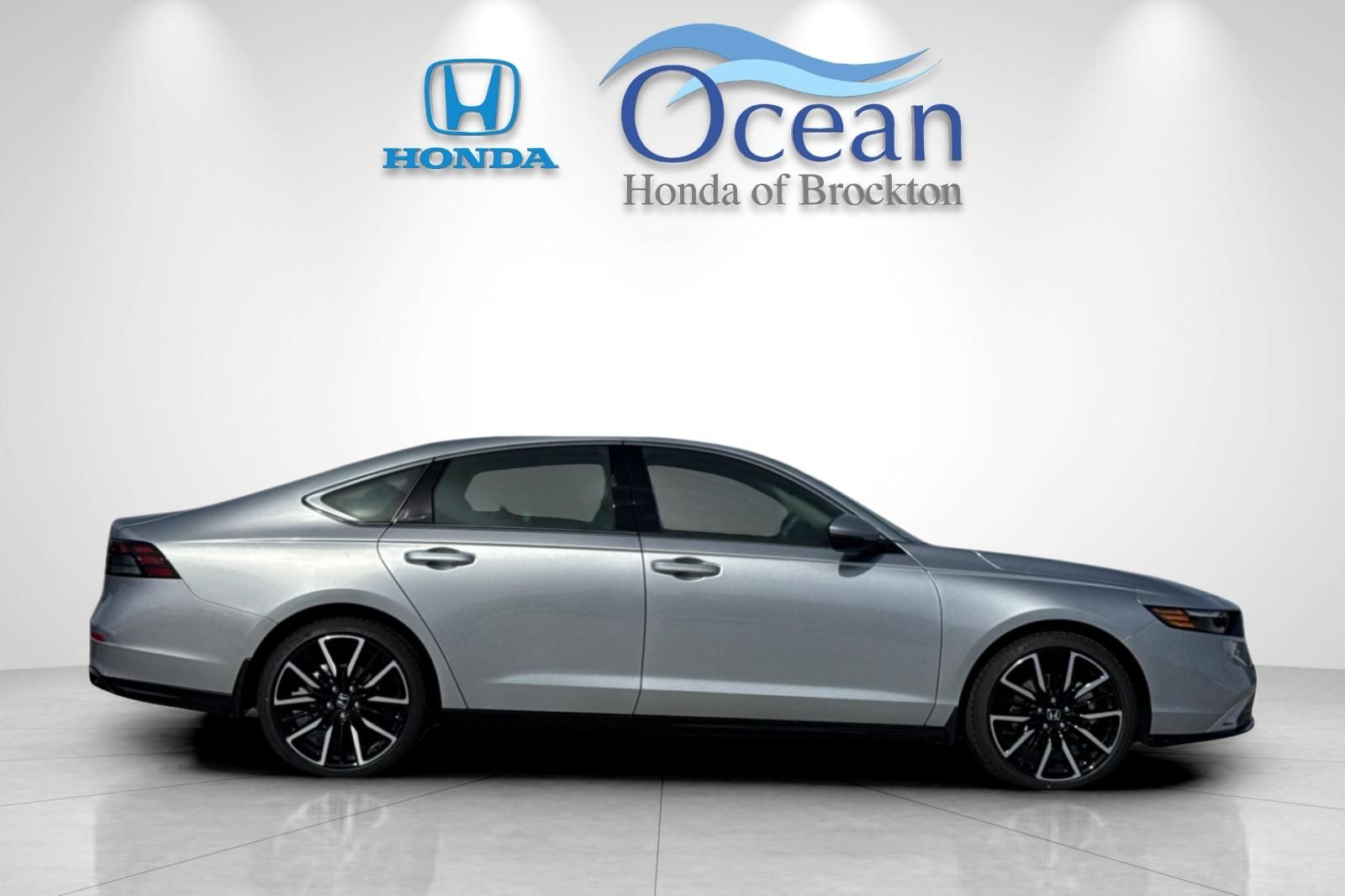 New 2026 Silver Metallic Honda Touring image 6
