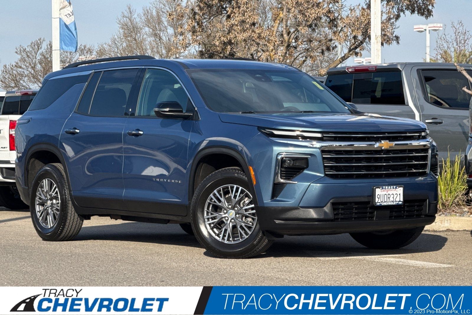 2025 Chevrolet Traverse LT FWD
