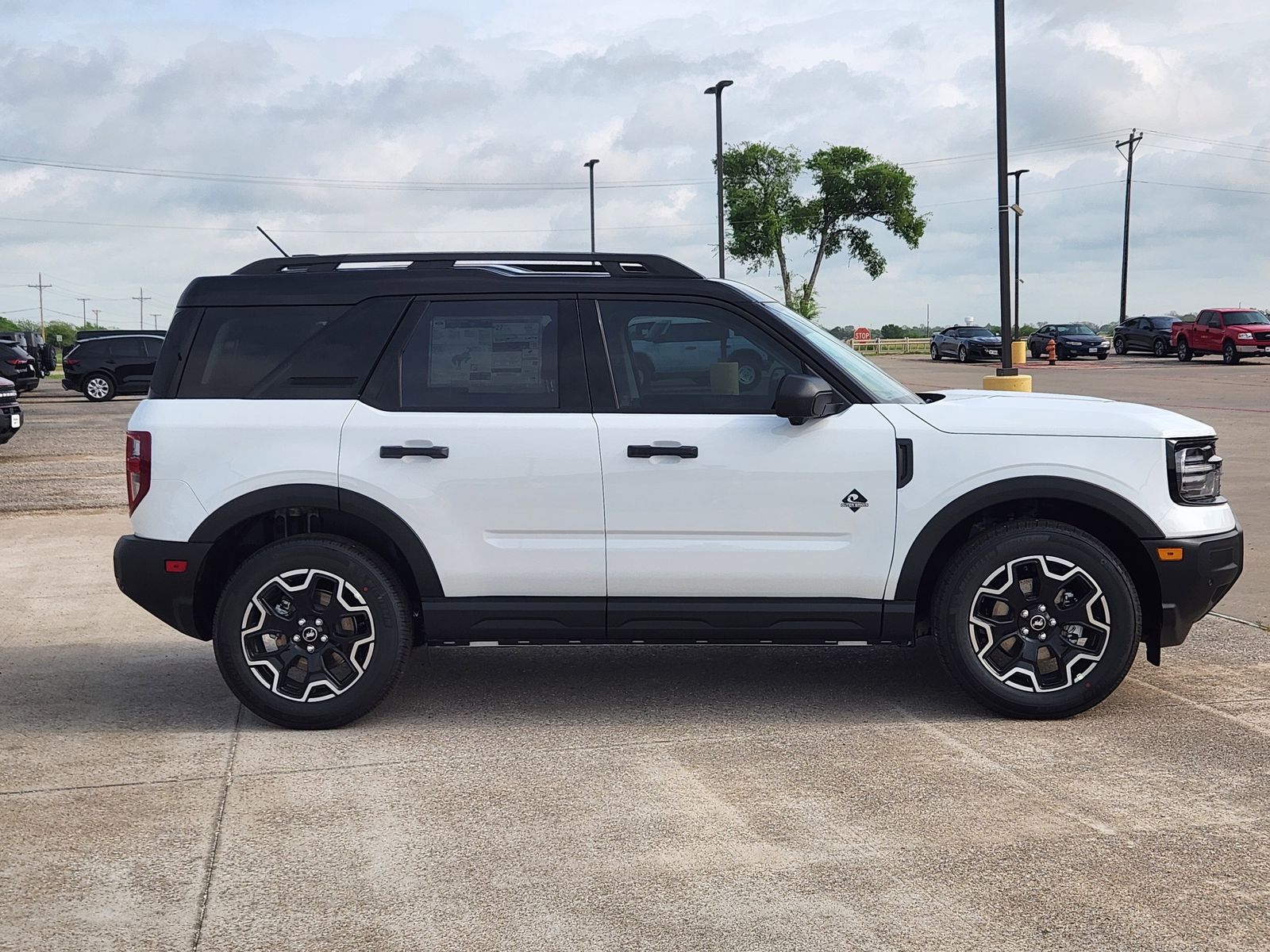 View vehicle photo 7