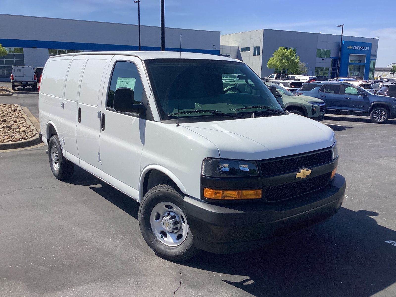 Summit White 2026 Chevrolet Express Cargo 2500 RWD Van Rear-Wheel Drive 8-Speed Automatic Overdrive
