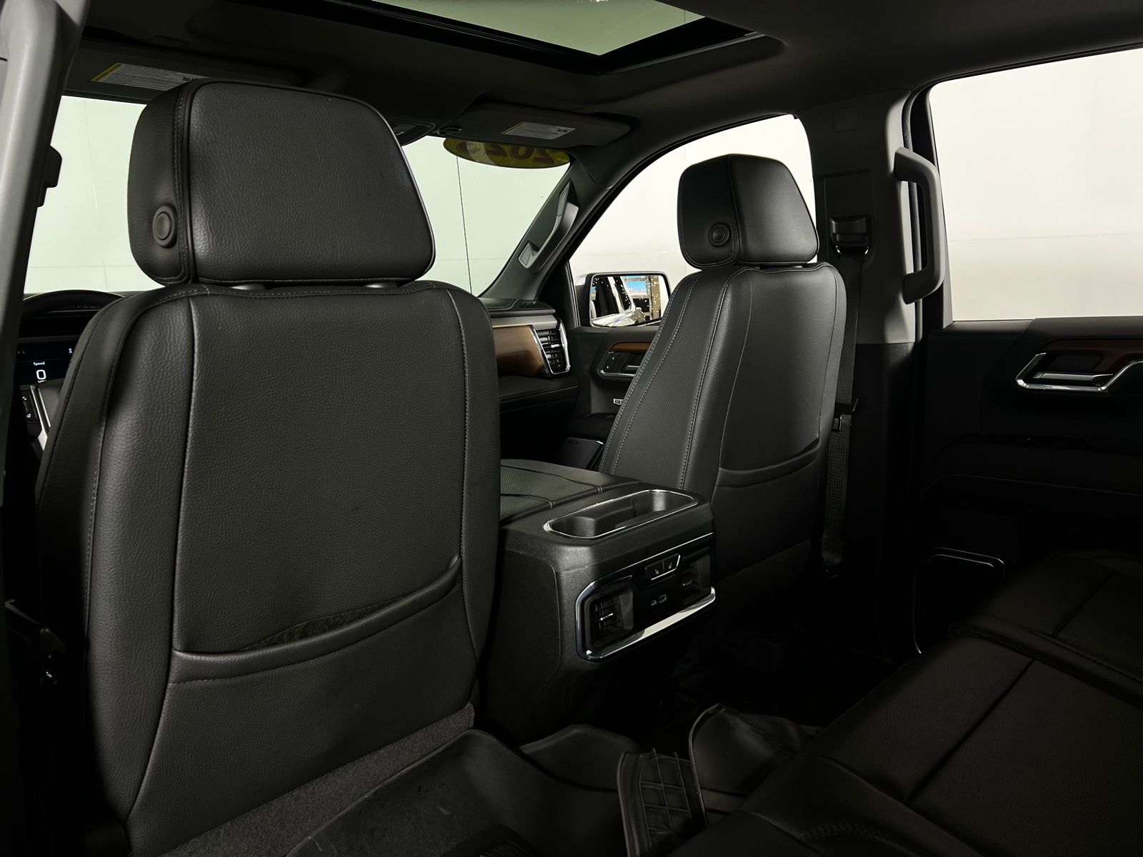 Thumbnail: 2023 GMC Sierra 1500 - 24