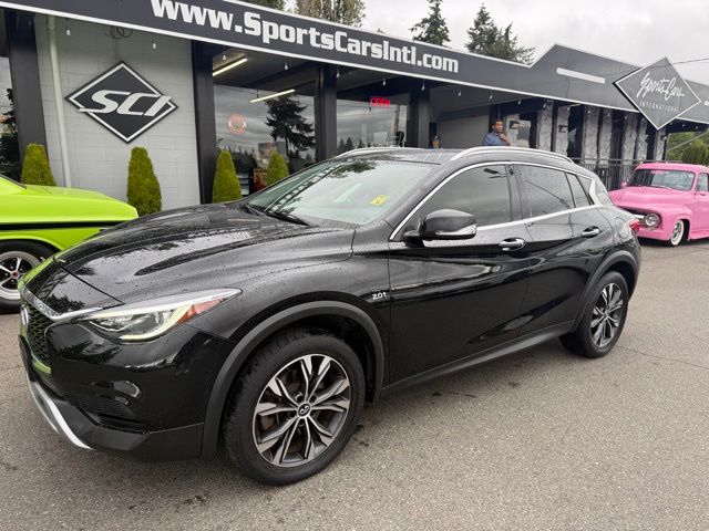  2018 INFINITI QX30 Luxury AWD   