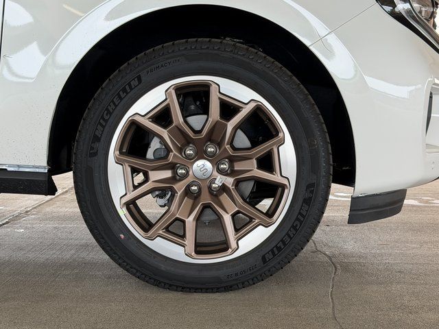 New 2027 Star White Metallic Tri-Coat Ford King Ranch image 8