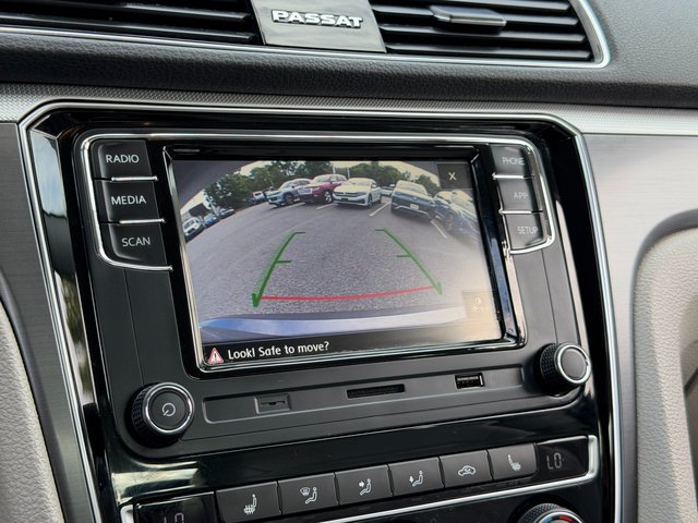 Used 2018 Gray Volkswagen 2.0T R-Line image 17