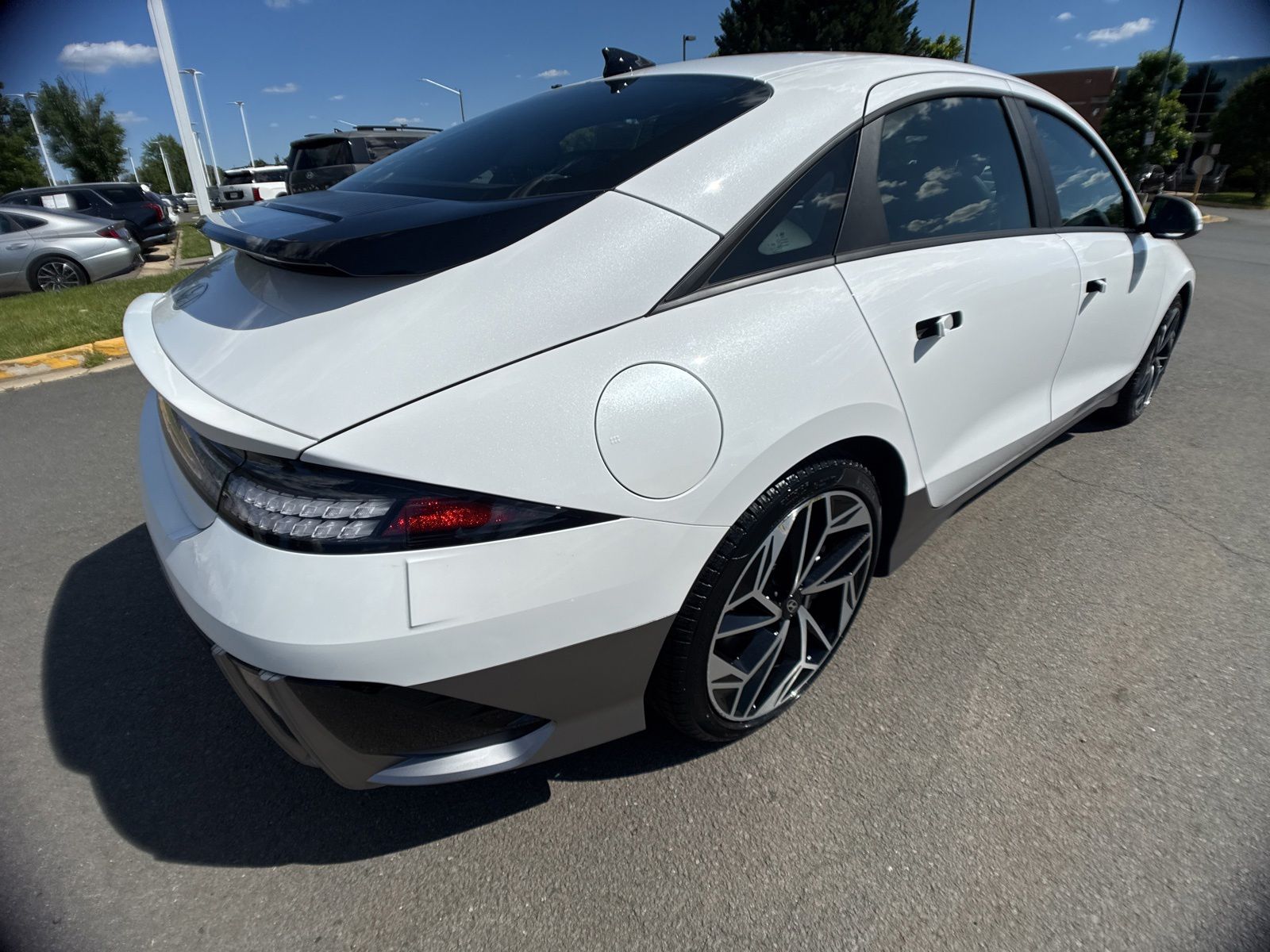 Used 2024 White Hyundai SEL image 3
