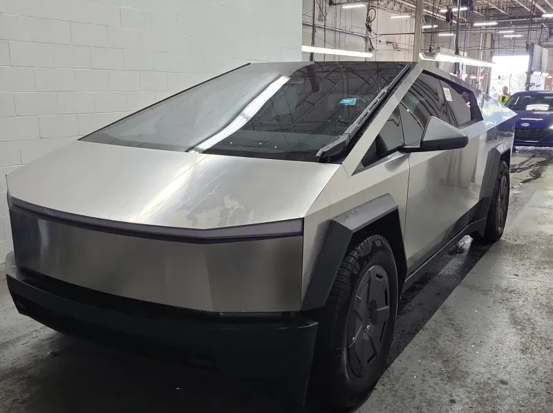 2025 Tesla Cybertruck All-Wheel Drive's photo