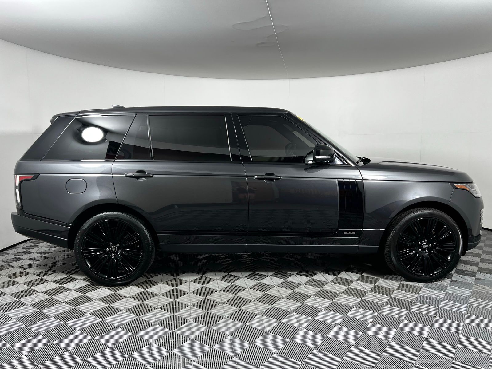 Thumbnail: 2021 Land Rover Range Rover - 11