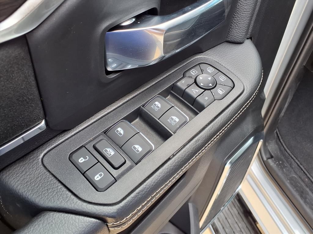 2026 Ram 2500 Laramie - 8