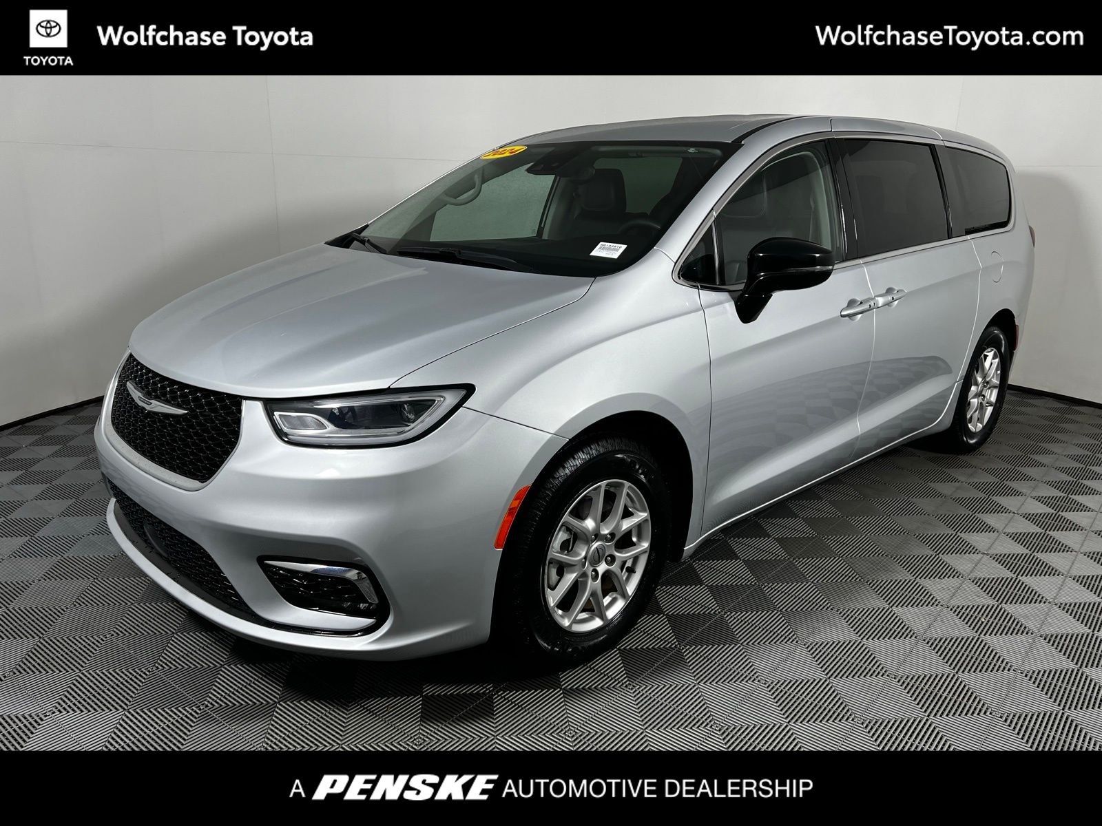 Thumbnail: 2024 Chrysler Pacifica - 1