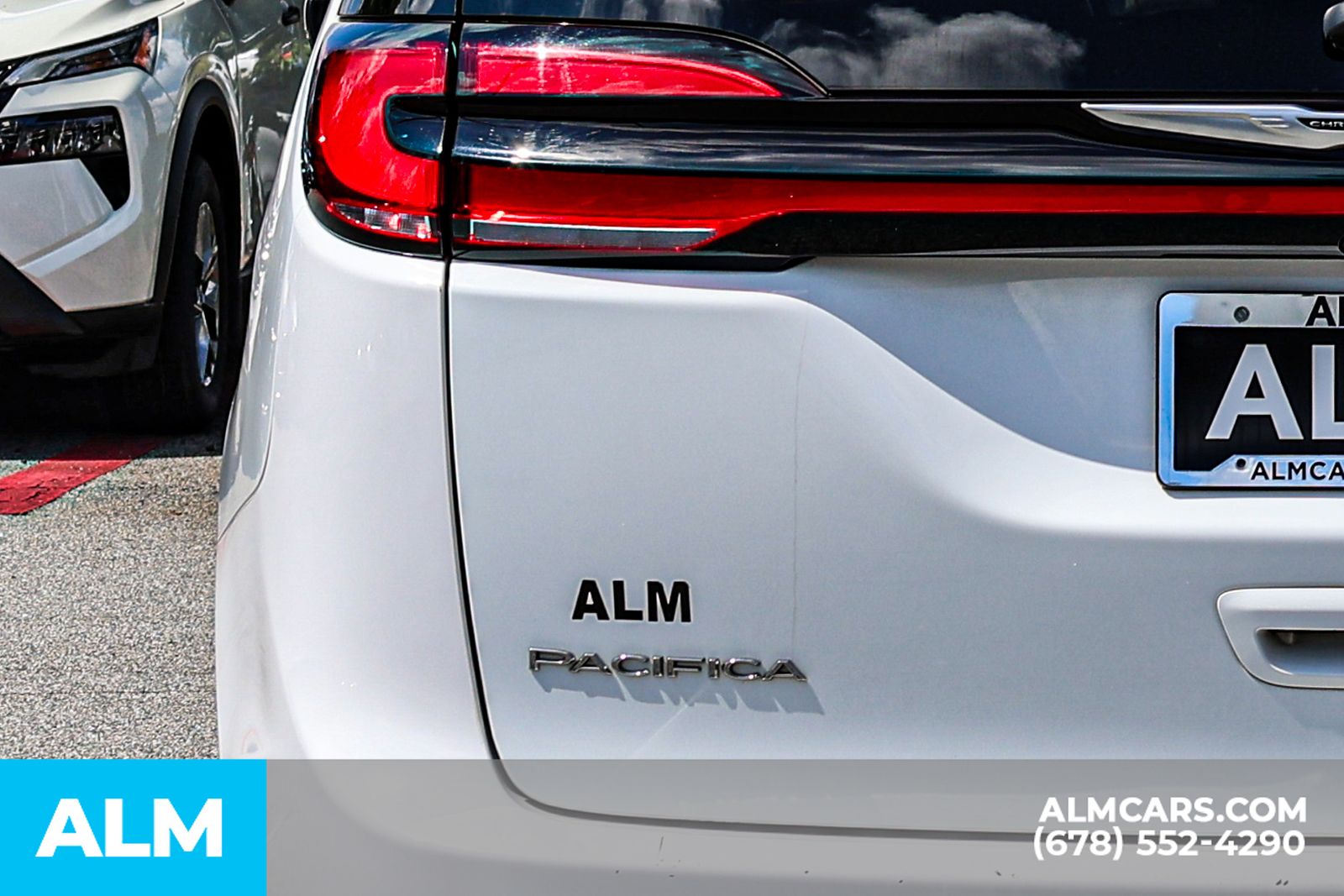 2023 Chrysler Pacifica Touring L photo 7