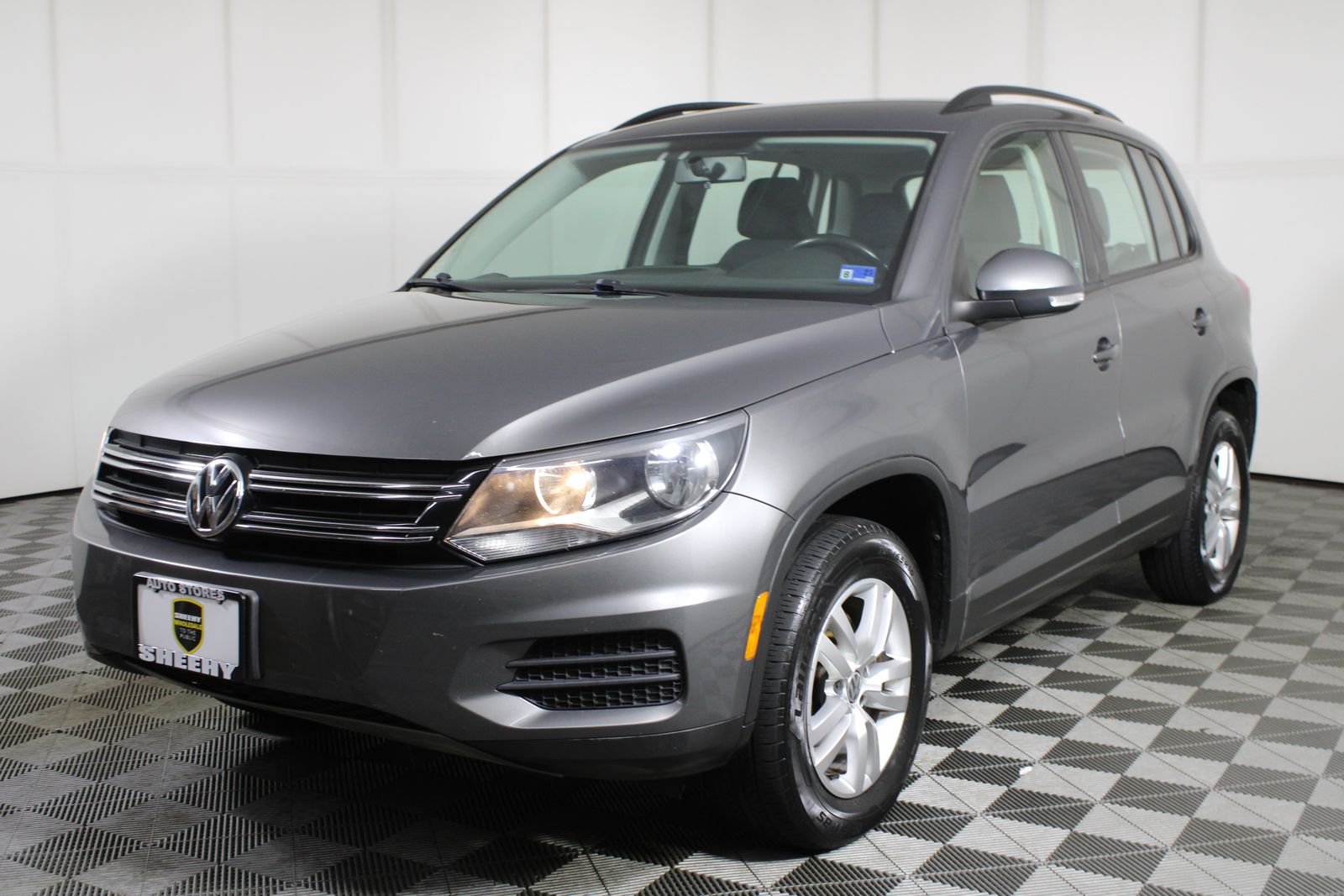 Used 2015 Gray Volkswagen S image 3
