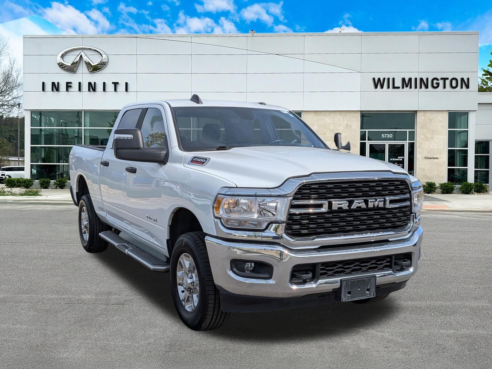 Bright White Clearcoat 2024 RAM 2500 Big Horn Crew Cab 4WD Pickup Truck Four-Wheel Drive 8-Speed Automatic