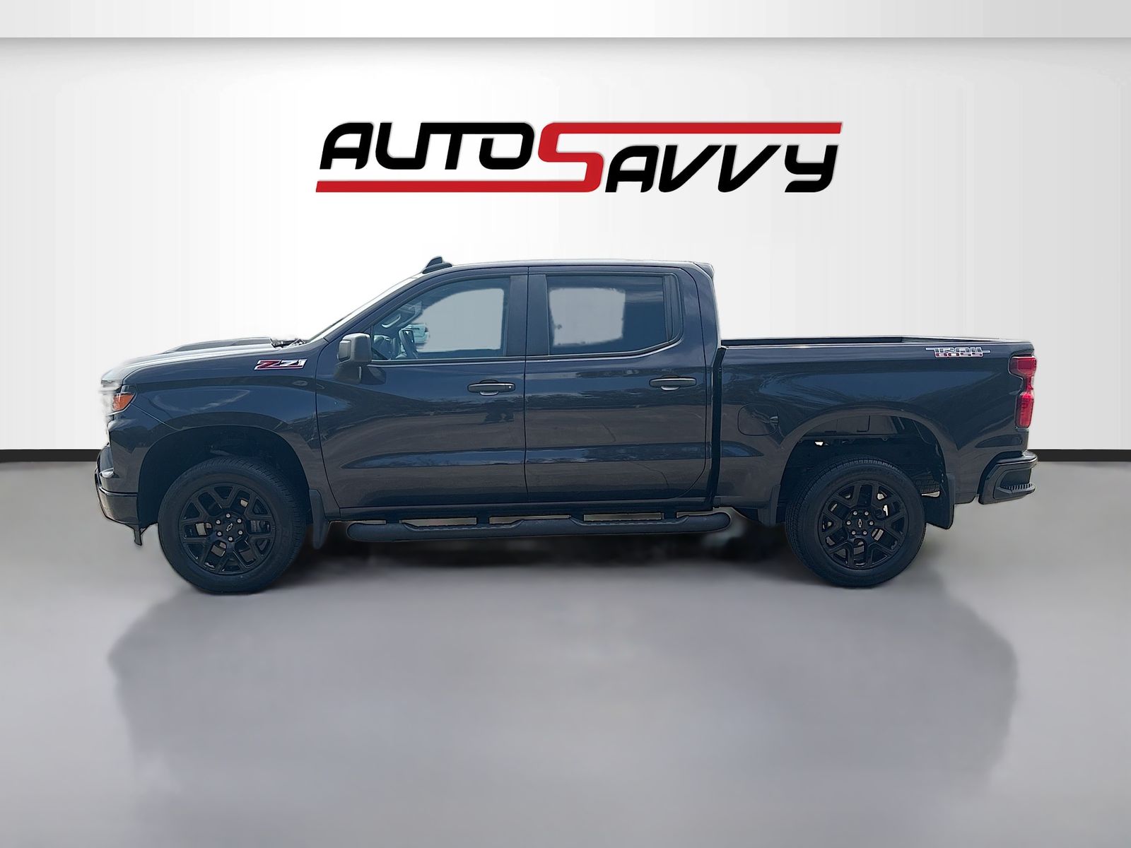 View vehicle photo 4