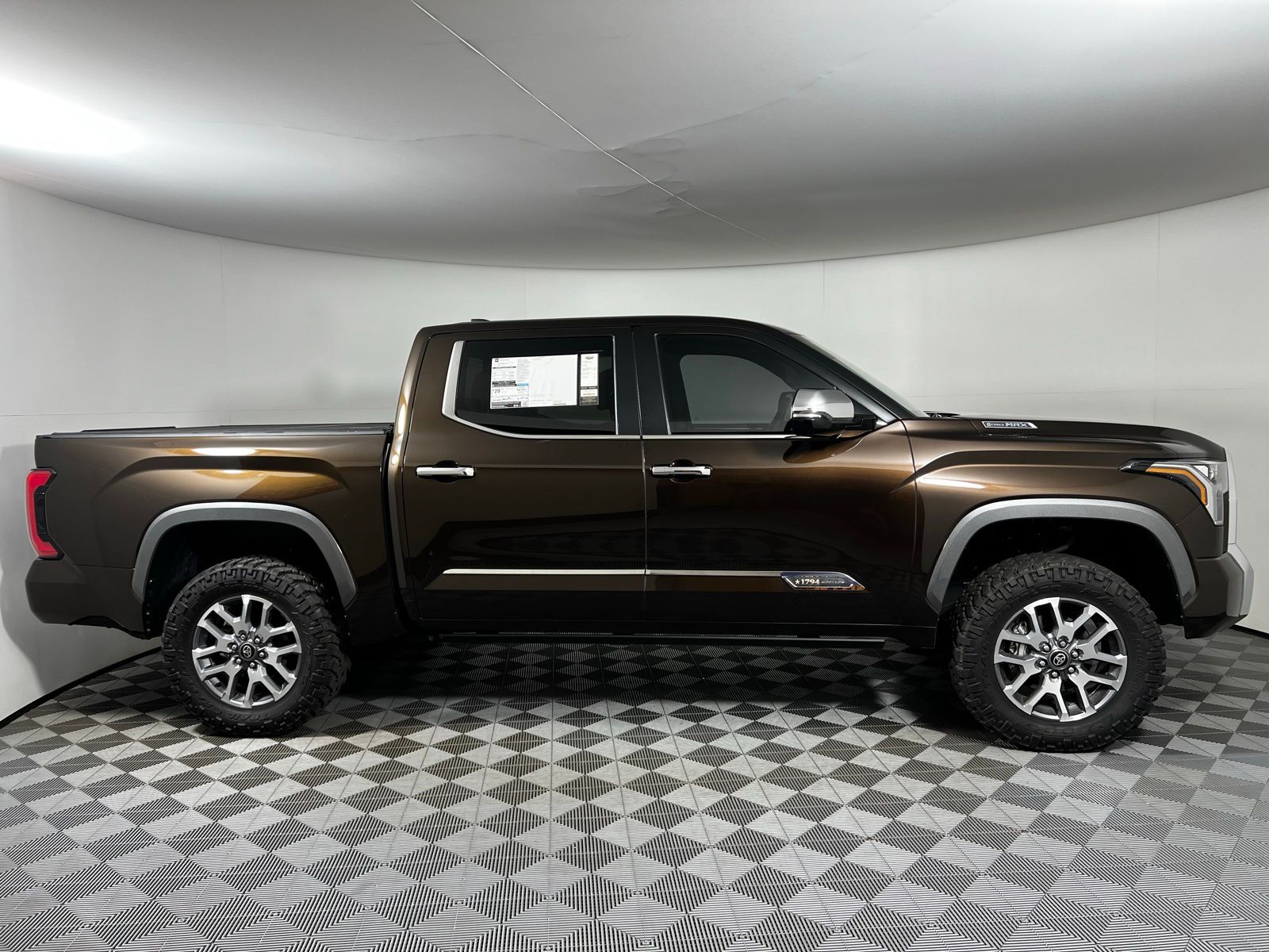 Thumbnail: 2025 Toyota Tundra - 4