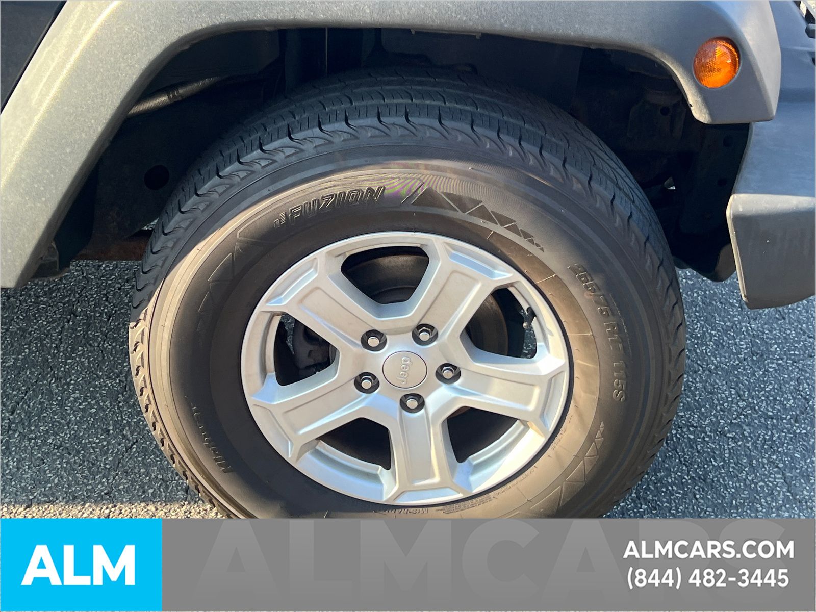Used 2017 Gray Jeep Unlimited Sport image 10