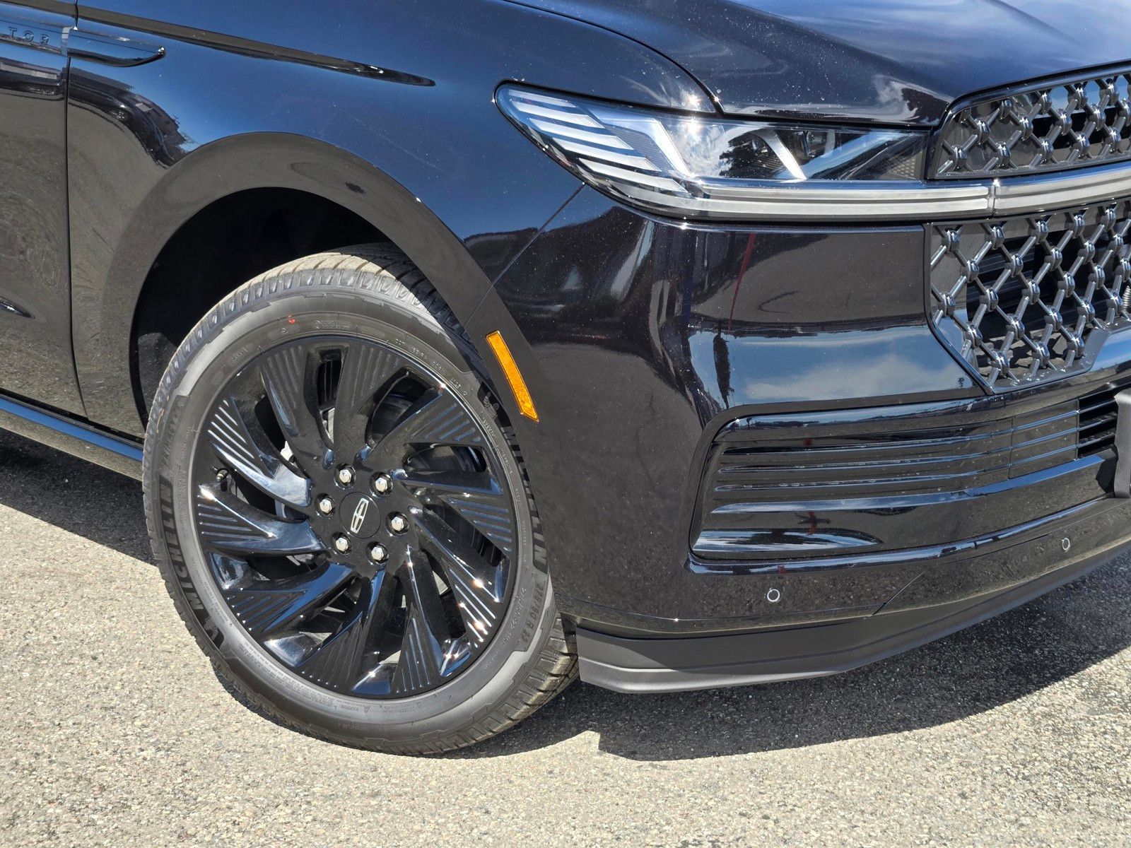 New 2026 Black Lincoln Reserve image 6