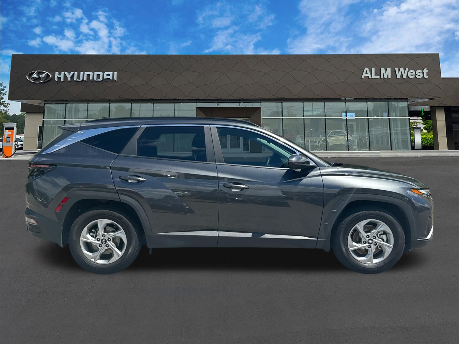 Used 2022 Gray Hyundai SEL image 4