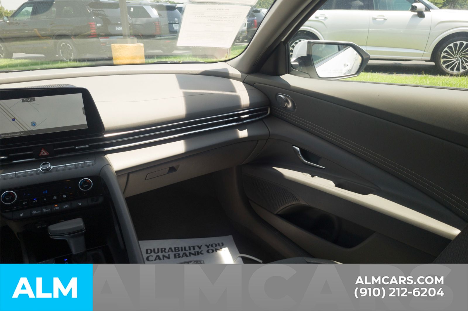 Used 2025 White Hyundai SEL Convenience image 19