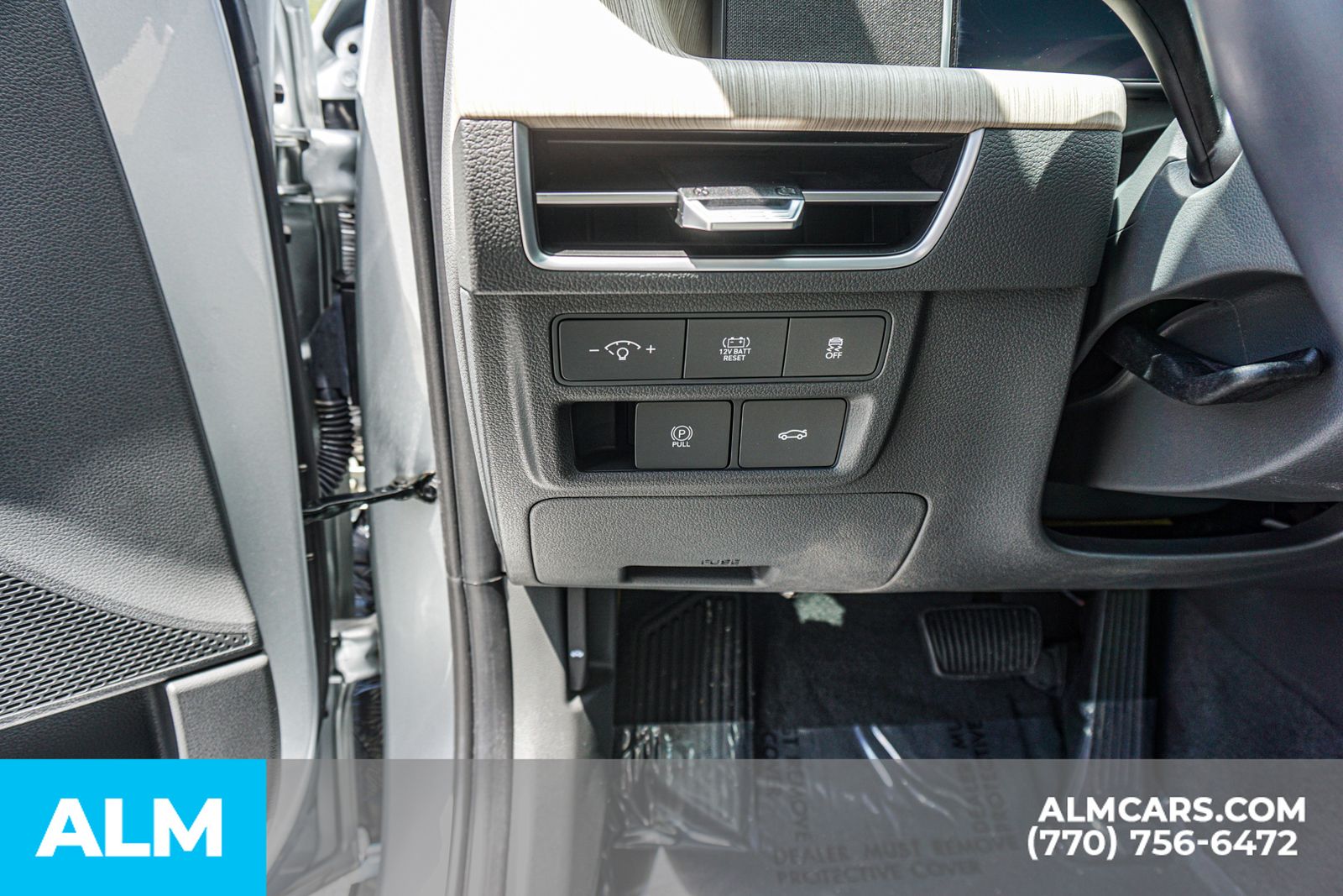Used 2024 Silver Hyundai SEL image 35