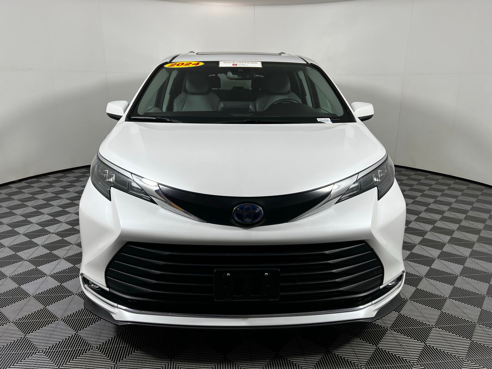 Thumbnail: 2024 Toyota Sienna - 2