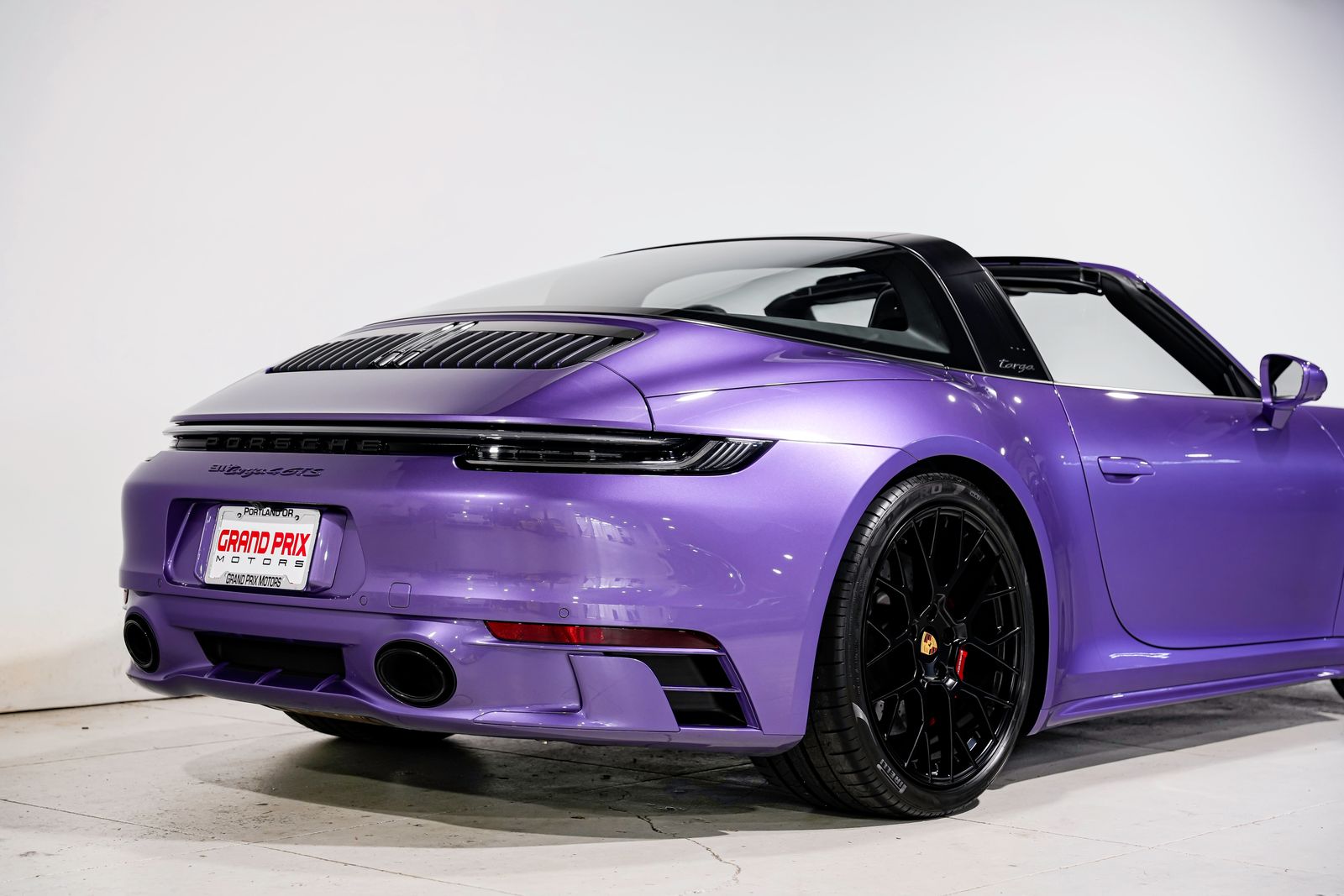 2024 Porsche 911 Targa 4 GTS — photo 38
