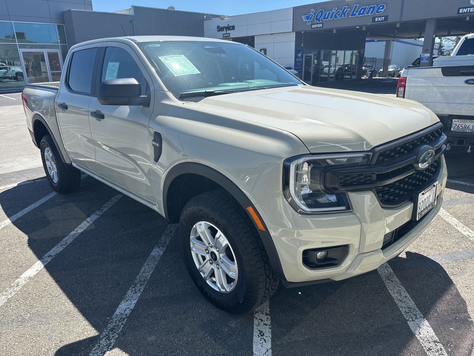 Used 2025 Beige Ford XL image 7