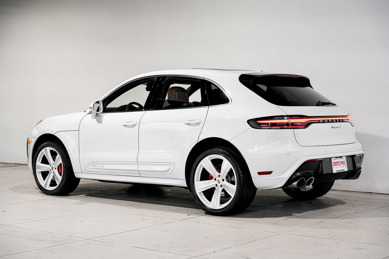 2023 Porsche Macan S — photo 7