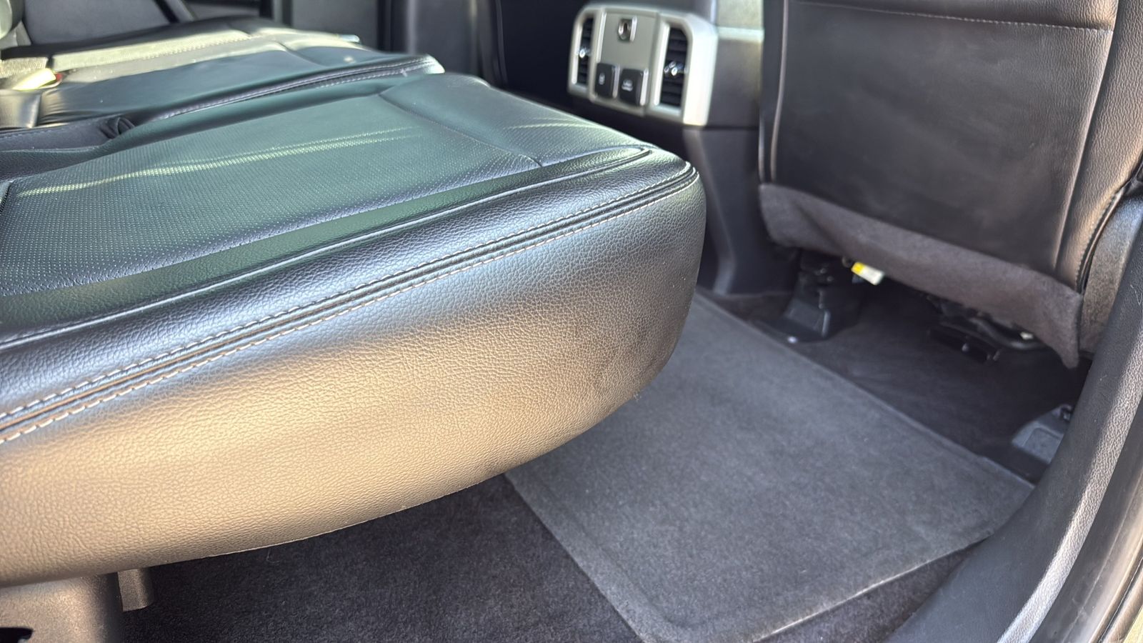 Used 2017 Gray Ford Lariat image 27