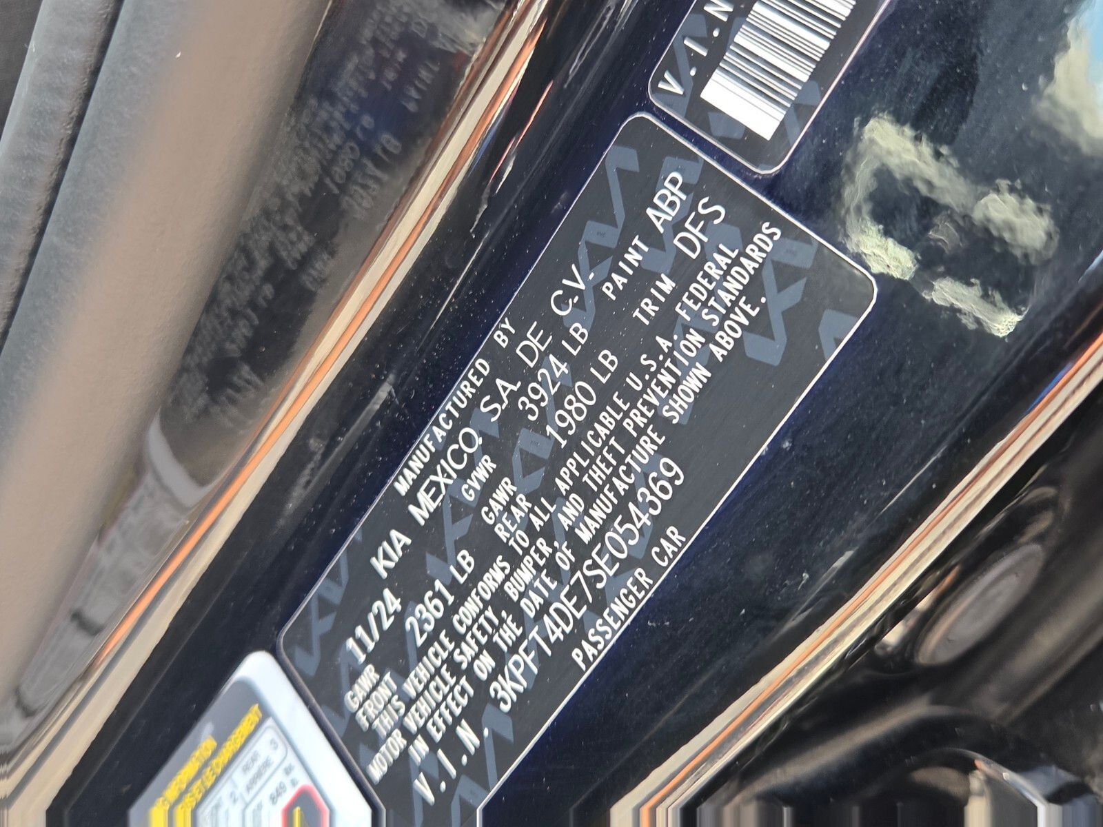 Used 2025 Black Kia LXS image 18