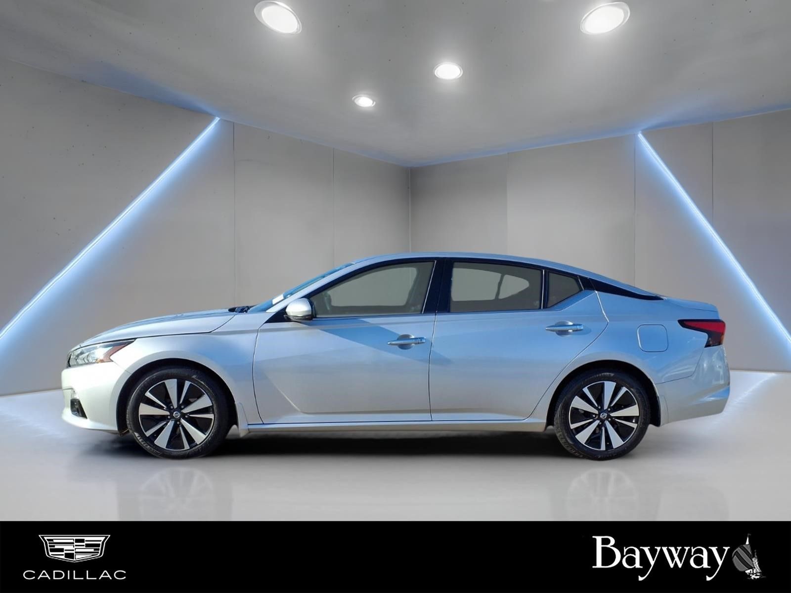 2020 Nissan Altima 2.5 SV - 8