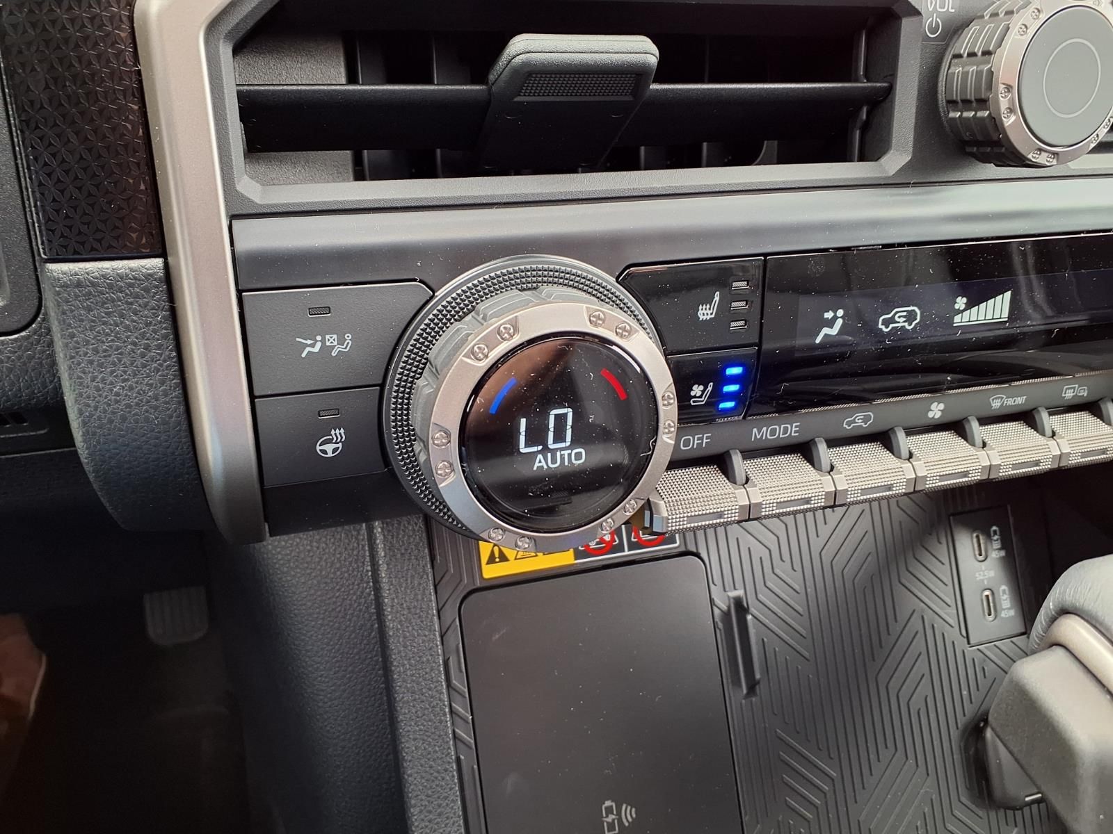 2026 Toyota 4Runner i-FORCE MAX Hybrid Limited - 11