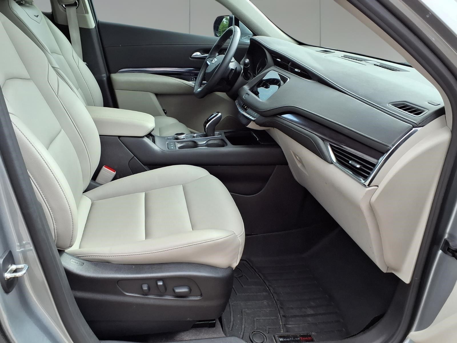 2023 Cadillac XT4 Luxury Silver at Bayway Cadillac Southwest
