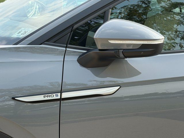 Used 2022 Gray Volkswagen Pro S image 5