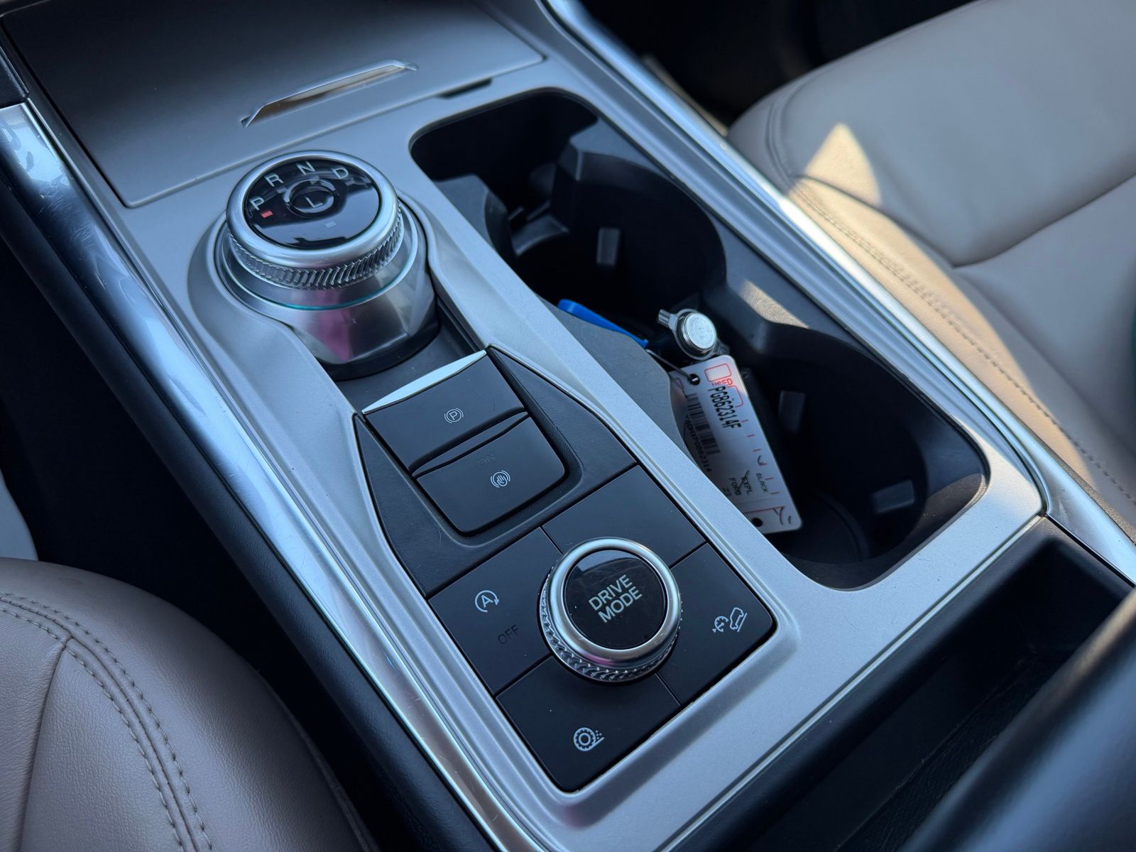 2023 Ford Explorer image 25