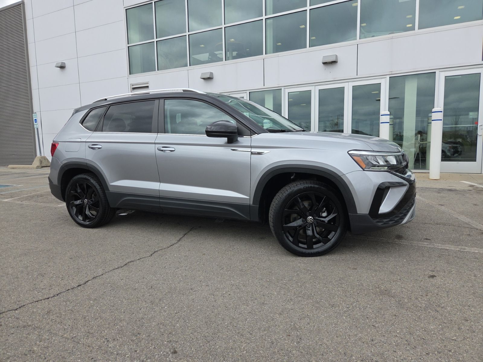 View vehicle photo 2