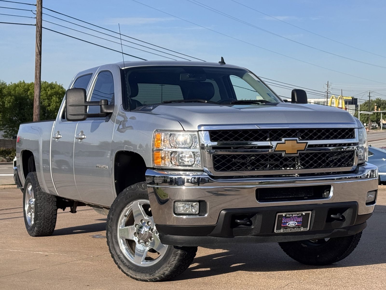Silver Ice Metallic 2013 Chevrolet Silverado 2500HD LTZ Crew Cab 4WD Pickup Truck Four-Wheel Drive 6-Speed Automatic Overdrive