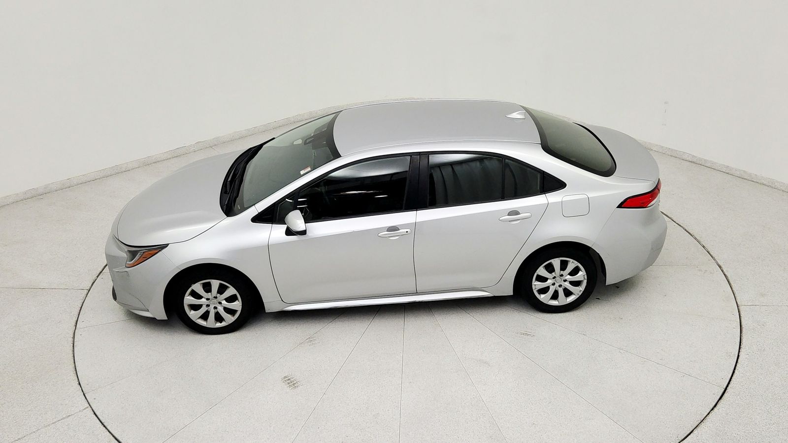 Used 2021 Silver Toyota LE image 17