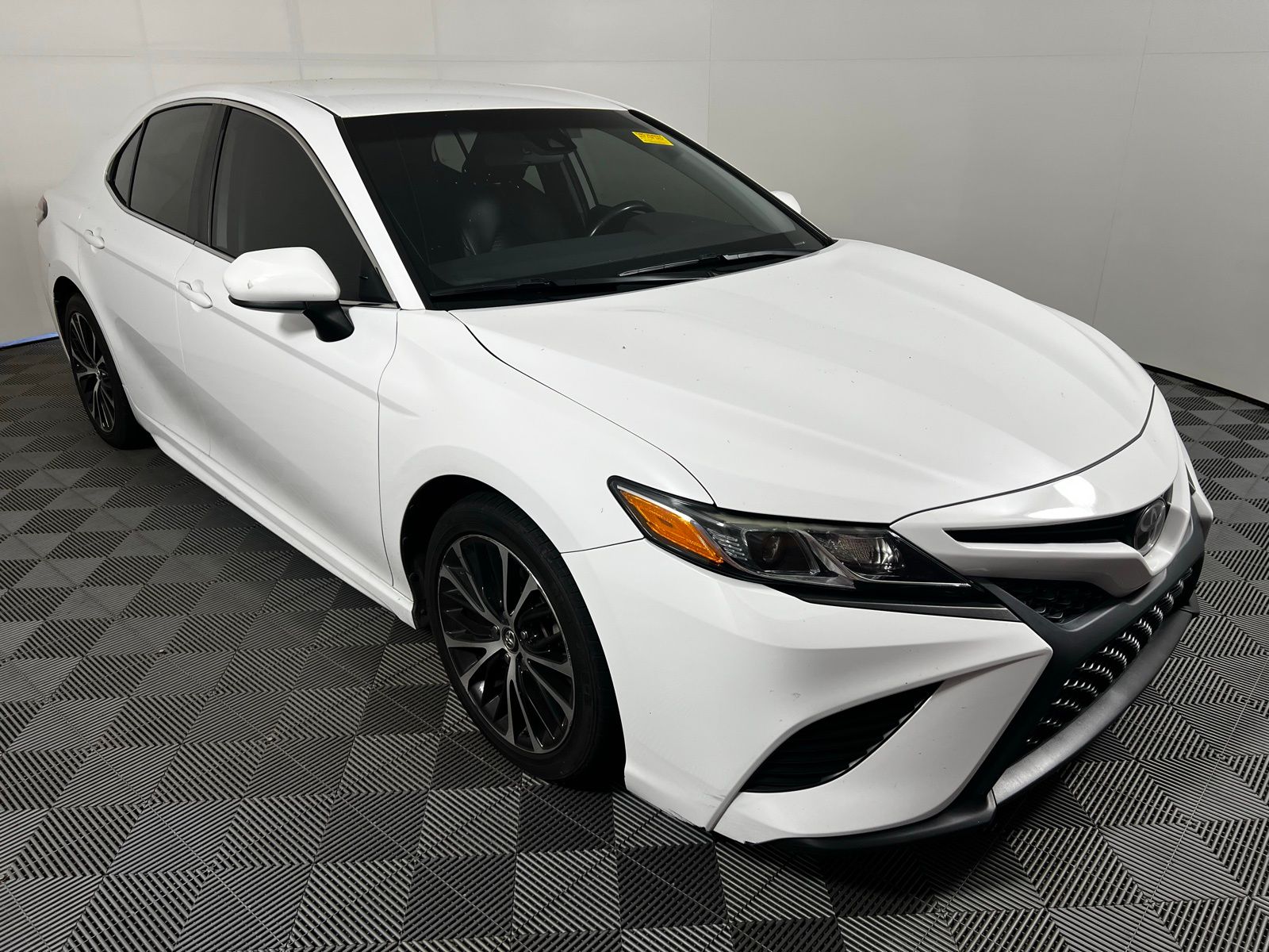 Thumbnail: 2019 Toyota Camry - 3