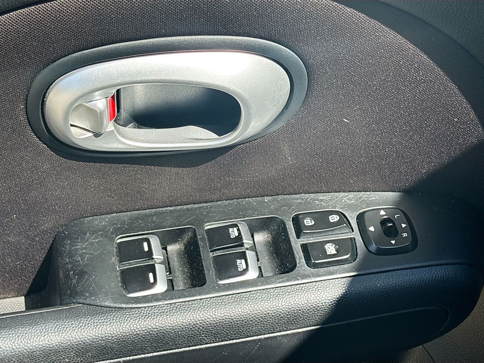 Used 2018 Gray Kia Plus image 17