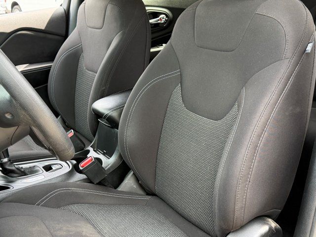 Used 2019 Diamond Black Jeep Latitude image 8