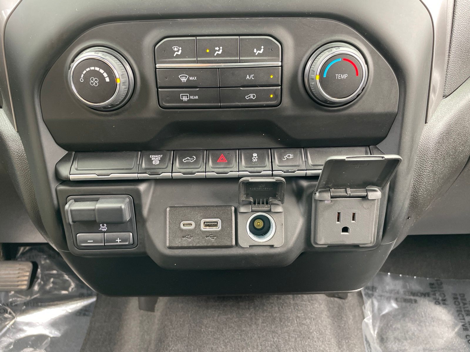 Used 2022 Summit White Chevrolet Custom image 16