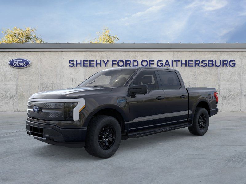 New 2025 Agate Black Metallic Ford XLT image 2