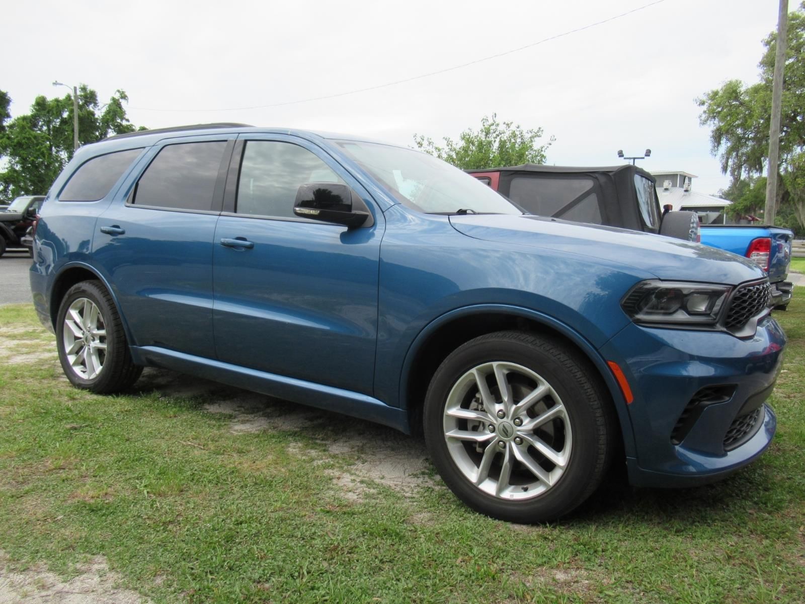 Blue (Frostbite Pearlcoat) 2024 Dodge Durango SUV / Crossover Rear-Wheel Drive 8-Speed Automatic