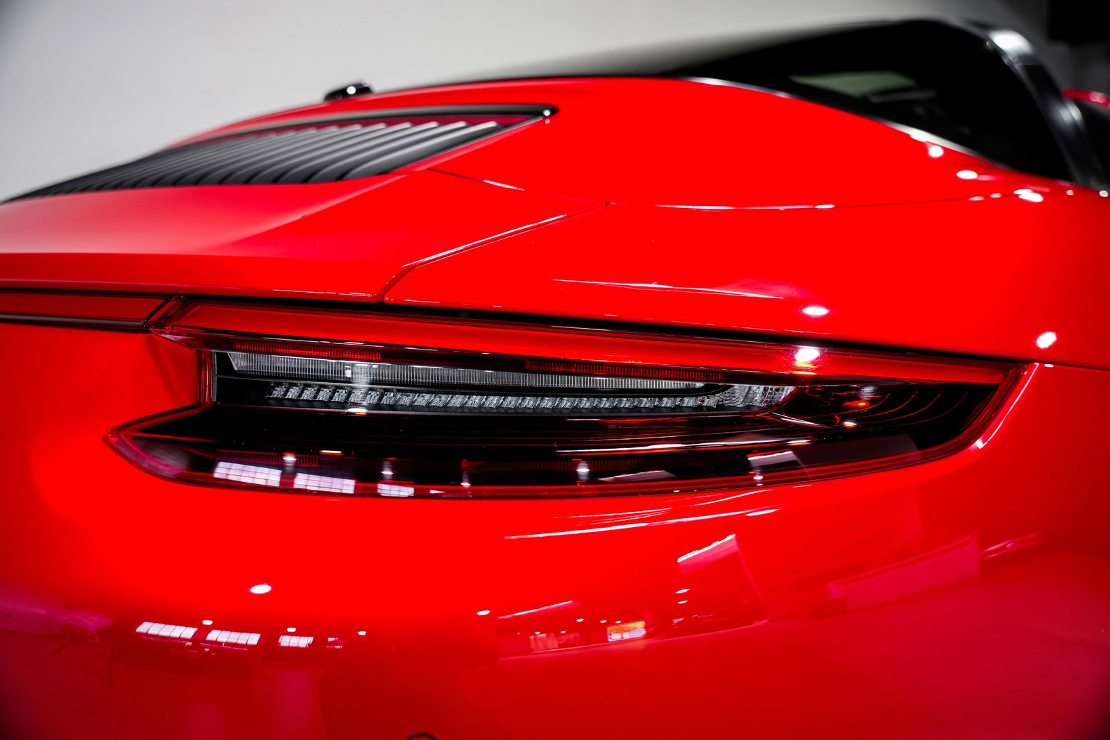 2017 Porsche 911 Targa 4 GTS — photo 36