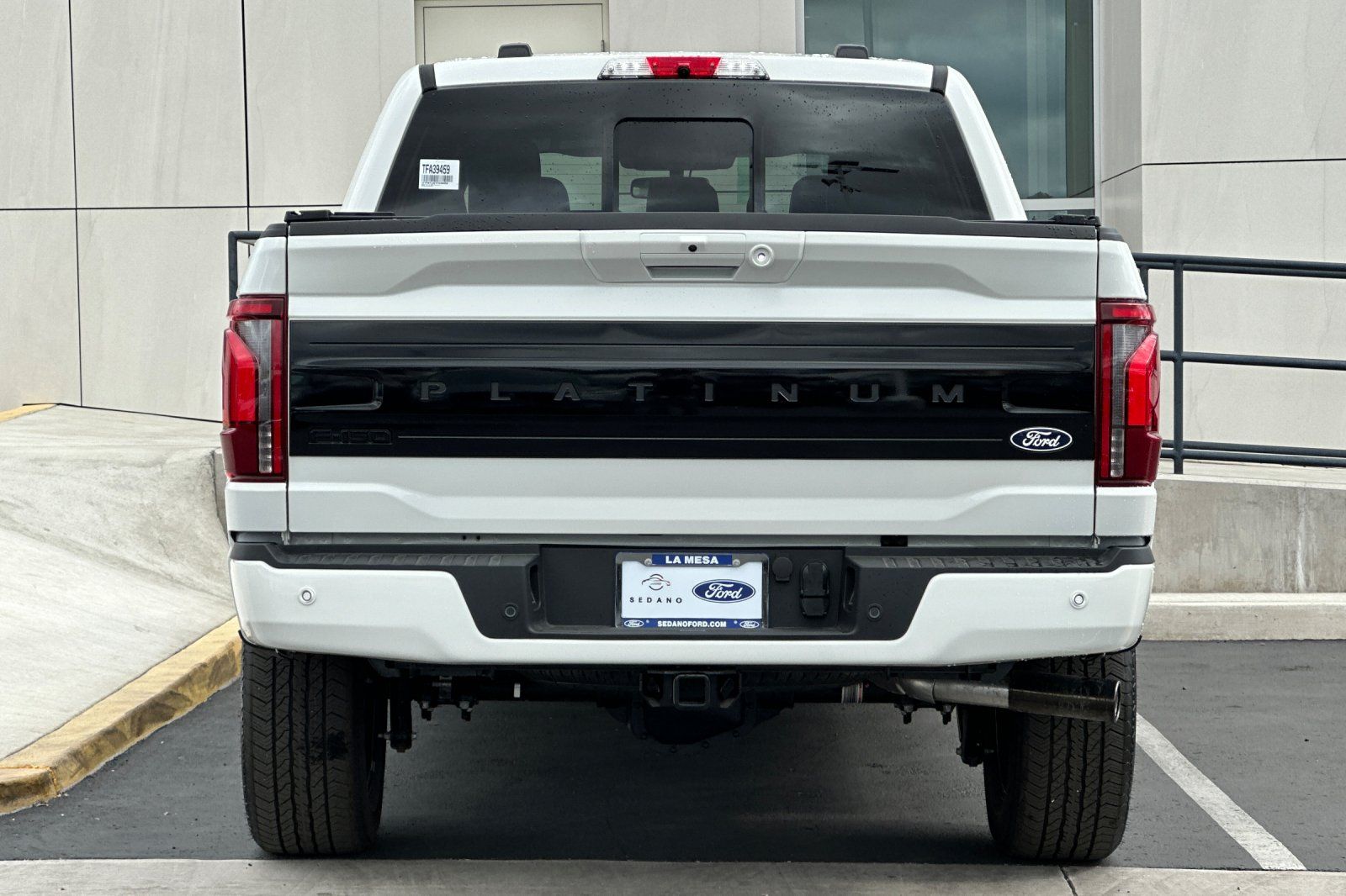 View vehicle photo 4