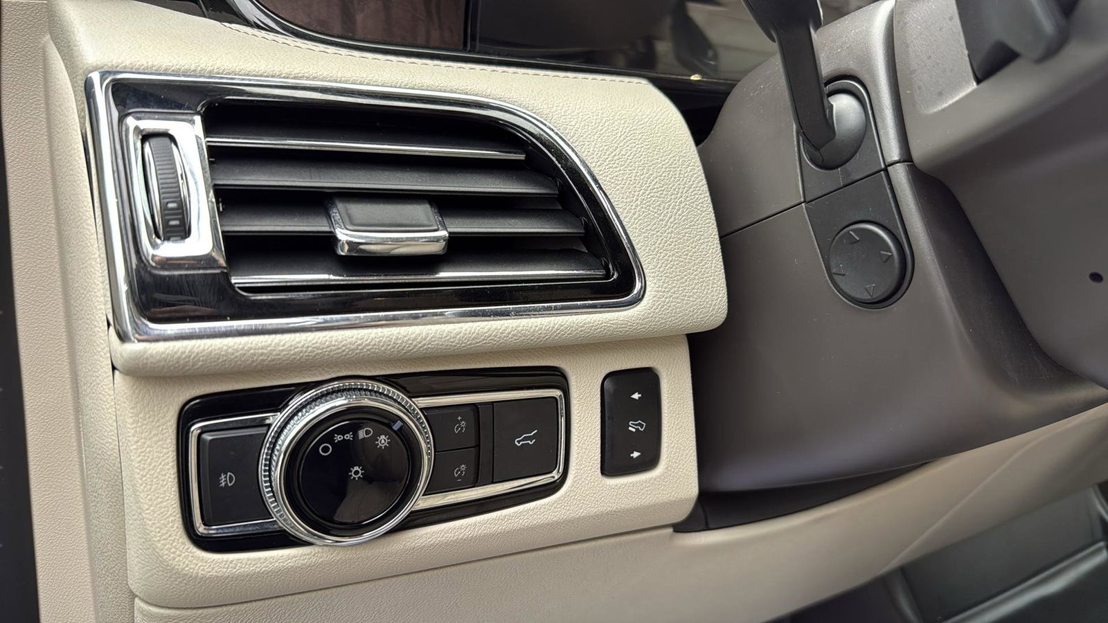 Used Car 2019 Lincoln Navigator L  L Reserve For Sale Under $35,000 In Austin, Texas