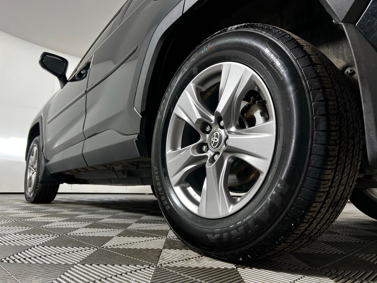 Thumbnail: 2022 Toyota RAV4 - 25